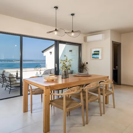 Apartament Frankola Mit Pool By Interhome *