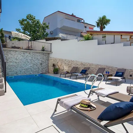 Frankola Mit Pool By Interhome Apartment Crikvenica