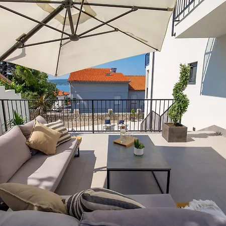Frankola Mit Pool By Interhome Apartment *